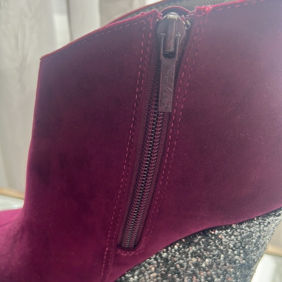 MICHAEL ANTONIO ULTRASUEDE BURGUNDY WEDGE PLATFORM BOOTIES SIZE 8 PURPLE - Picture 7 of 13